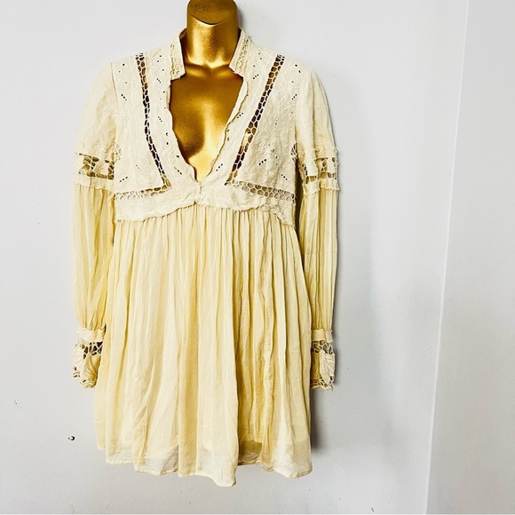 Free People Lace Mini long sleeve Dress Cream Eyelet Boho Coastal Romantic - Picture 3 of 7